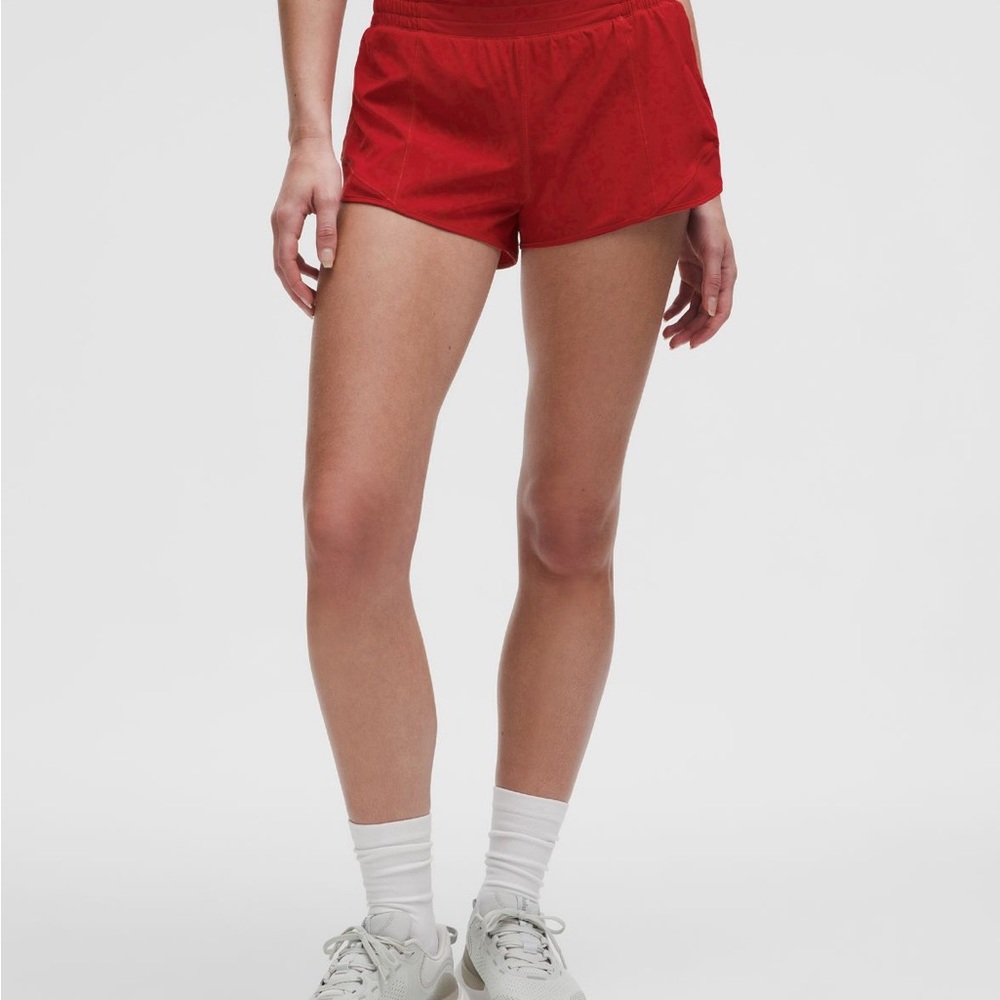 Red Lululemon High Rise hotty hot shorts 2.5 inch size 4